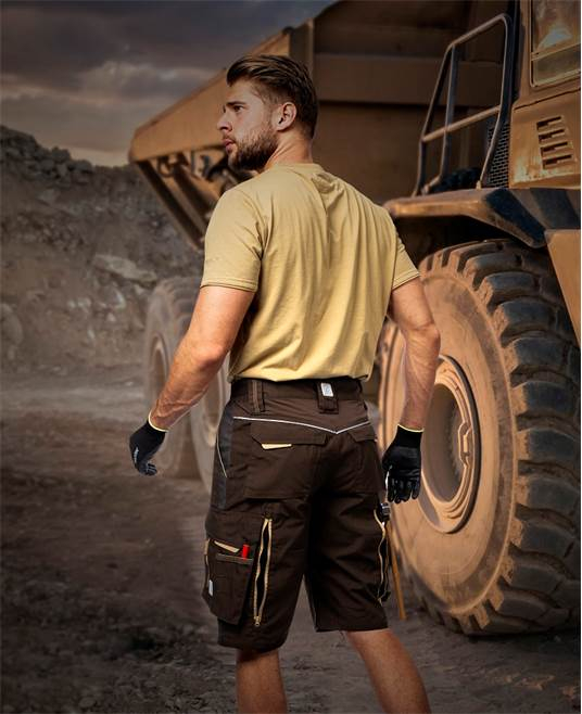 Pantaloni de lucru scurti hidrofobizati URBAN+ maro [2]