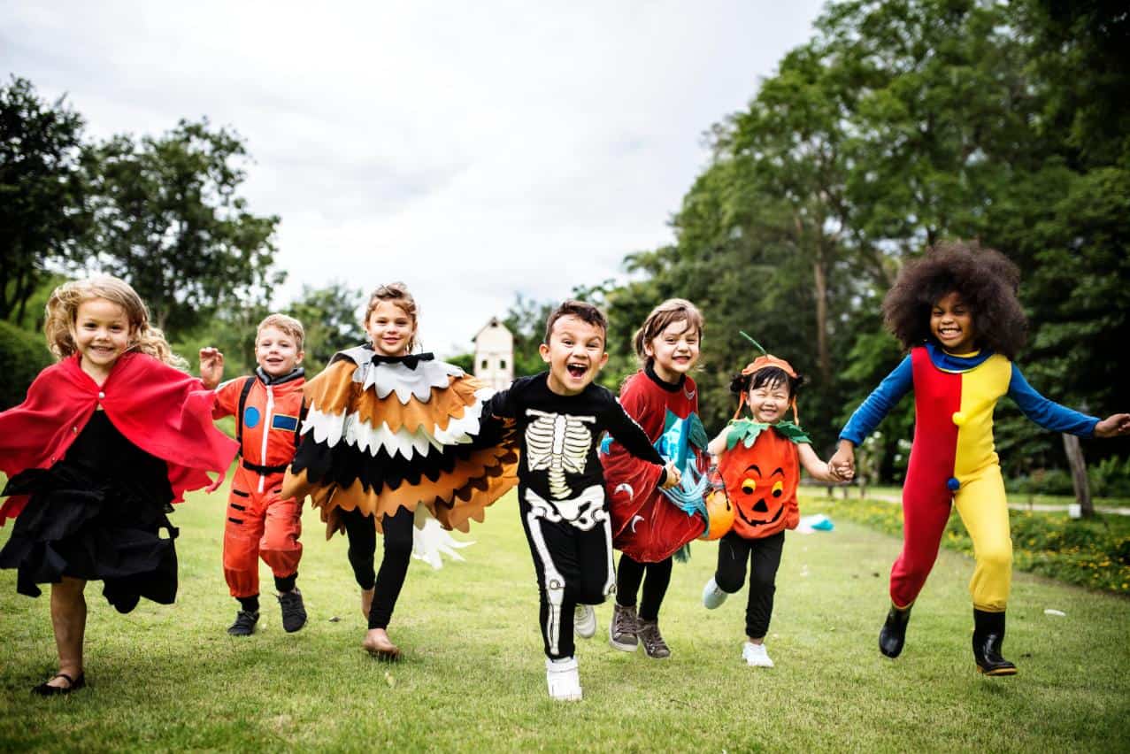 Activitati de Halloween: creeaza o experienta de neuitat pentru copilul tau!