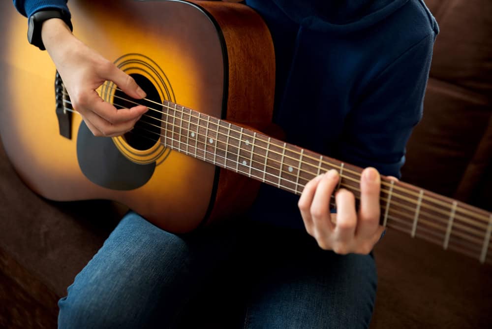 Chitara clasica vs acustica – ce inseamna 1/4, ce tipuri de chitara exista, cate corzi are o chitara si care ti se potriveste?