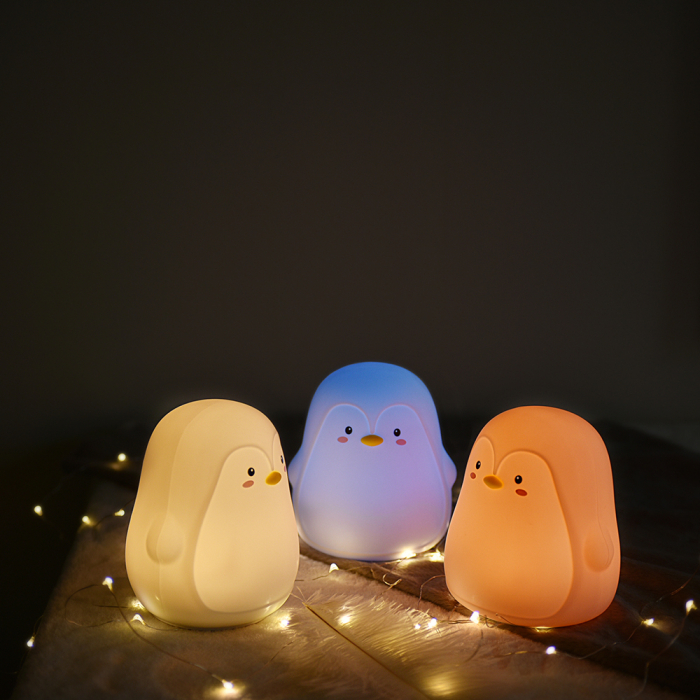 Lampa de veghe portabila cu 7 culori de LEDuri, Ideas4Comfort, silicon BPA-free, lavabila, reincarcabila USB, touch-control, Pinguin [11]
