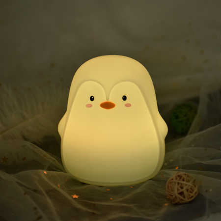 Lampa de veghe portabila cu 7 culori de LEDuri, Ideas4Comfort, silicon BPA-free, lavabila, reincarcabila USB, touch-control, Pinguin [6]
