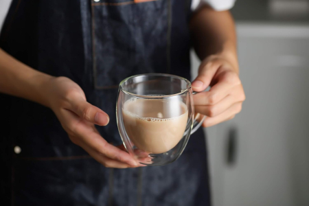 Pahar cu perete dublu cu maner 150 ml, din sticla borosilicata premium termorezistenta, design modern, cana transparent cafea, cappuccino, ceai, suport din pluta inclus, transparent [2]