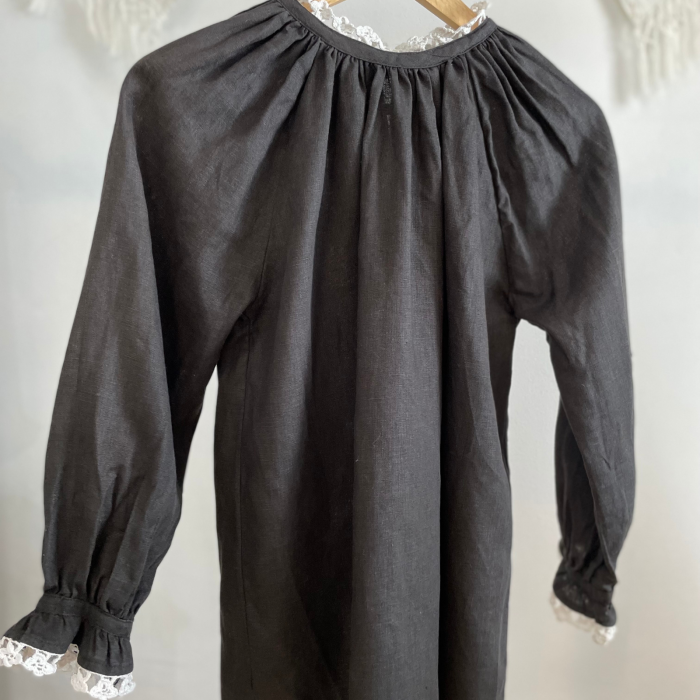 Bluza de in organic brodata manual in sate din Maramures [2]