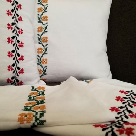 Pentru casă - fete de perna traditionale romanesti