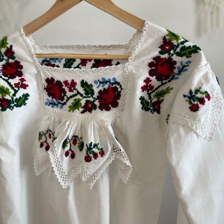 Ii traditionale femei - Ie Hermina
