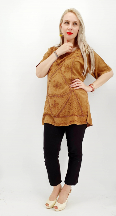 Bluza cu broderie miuta 4