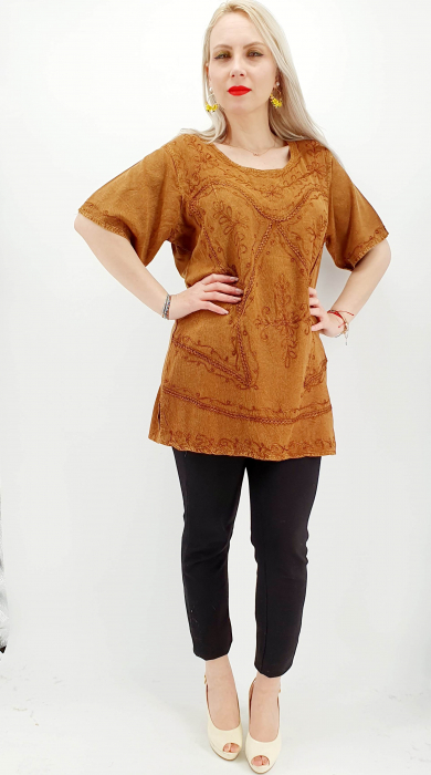 Bluza cu broderie miuta 2