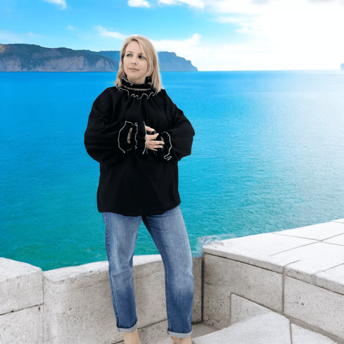 Bluza neagra stilizata traditional Amalia [19]