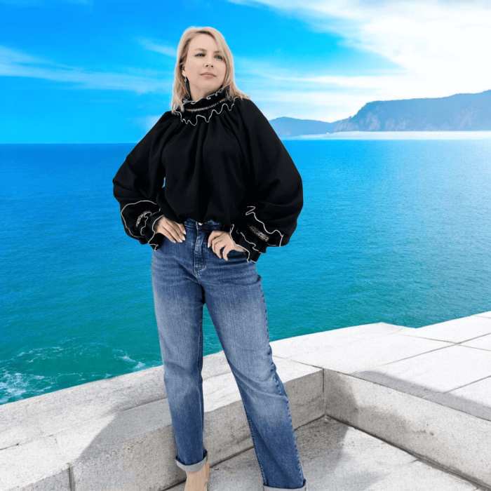 Bluza neagra stilizata traditional Amalia [18]