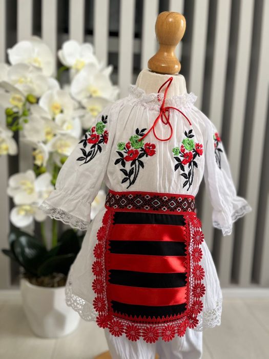 Costum national fetite Mira 13 [6]