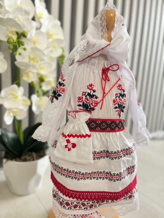 Costum national fetite Mira 14 [2]