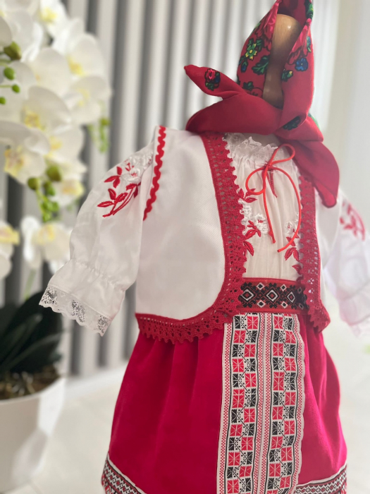 Costum national fetite Mira 5 [4]