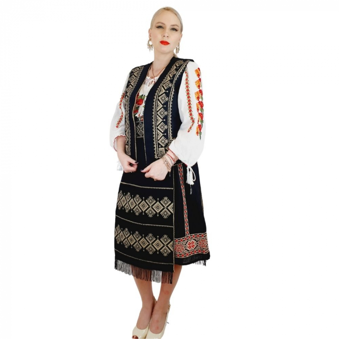 Costum Popular cu broderie traditionala Toni [2]