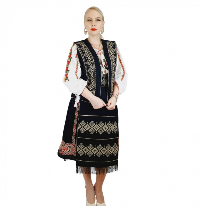 Costum Popular cu broderie traditionala Toni [5]
