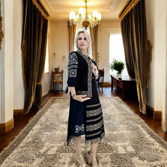 Costum Popular cu broderie traditionala Sidonia [3]