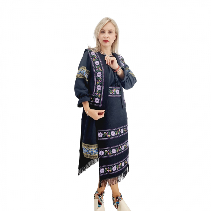 Costum Popular cu broderie traditionala Priscilla 3 [3]
