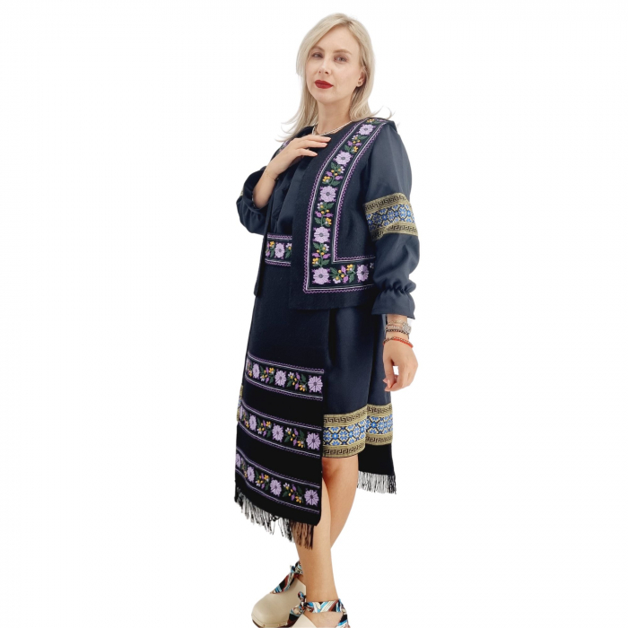 Costum Popular cu broderie traditionala Priscilla 3 [7]