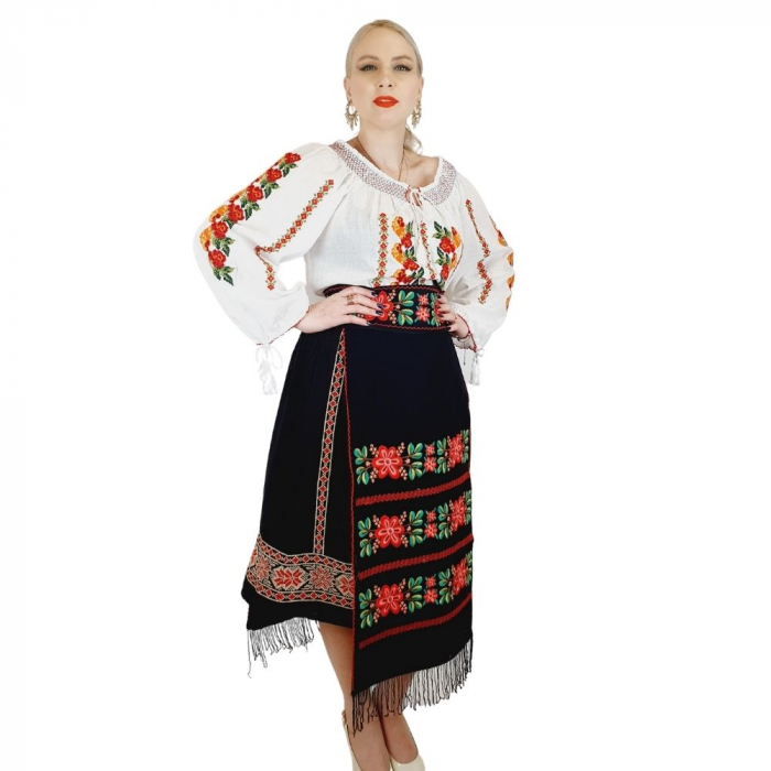 Costum Popular cu broderie traditionala Maria