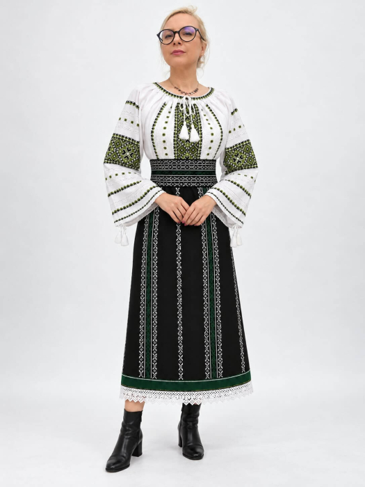Costum popular format din catrinta , brau si ie - Sandica 9