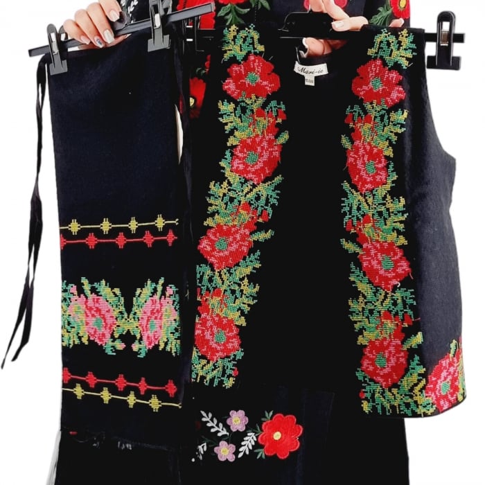Costum traditional Complet Mira 5 - 3 piese [2]