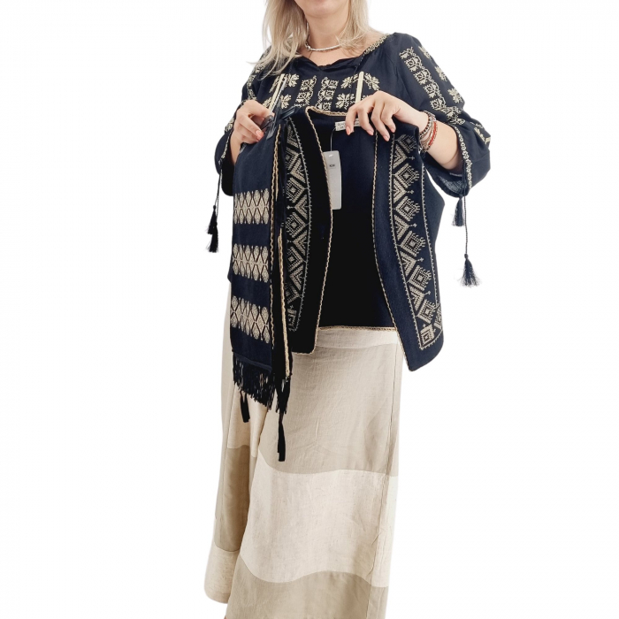 Costum traditional Complet Mira 8 - 3 piese [2]