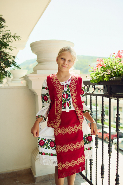 Costum traditional Complet Mira 9 - 3 piese [4]