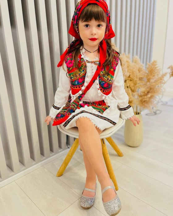 Costum Traditional Fetite 0-12 luni [4]