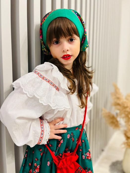 Costum Traditional Fetite Mariuca [4]