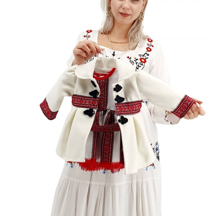 Costum Traditional Fetite Bianca 9 [1]