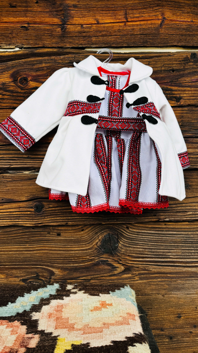 Costum Traditional Fetite Bianca 9 [7]