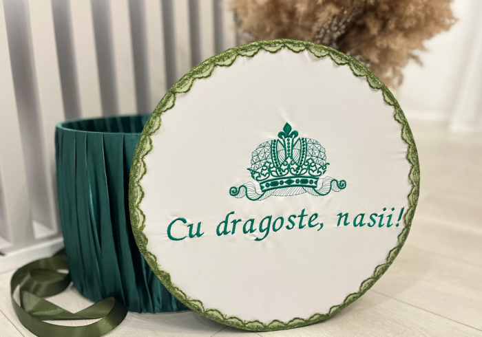 Cufar brodat botez "Cu dragoste, nasii" - verde [2]