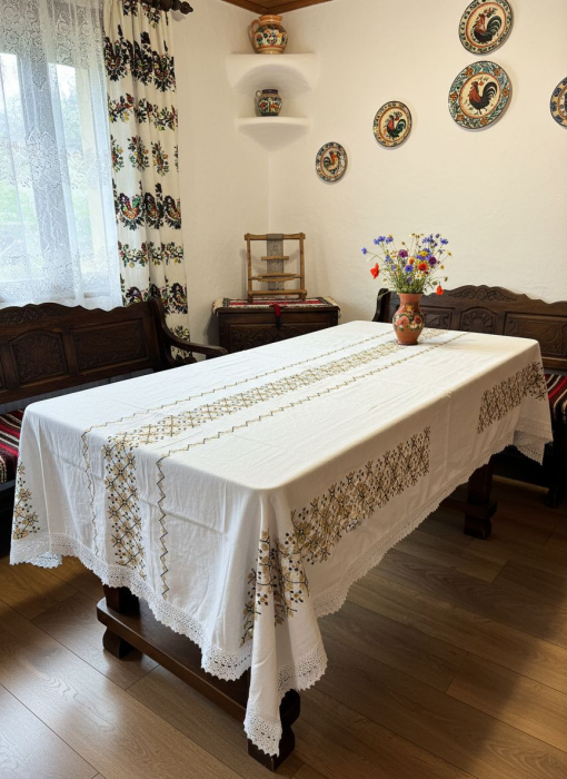 Fata de masa traditionala Isabela 2 [2]