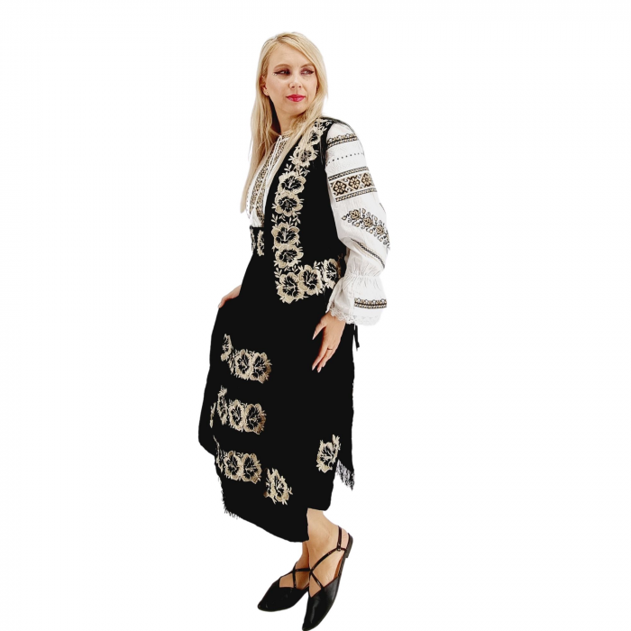 Fote cu broderie traditionala din catifea Carmen [3]