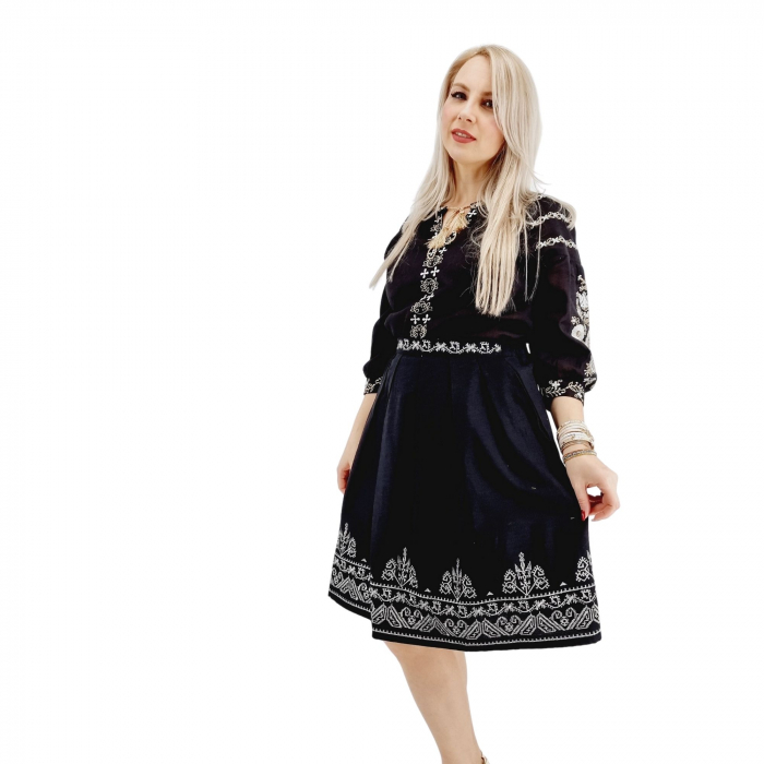 Fusta neagra cu broderie Xenia 3 [4]