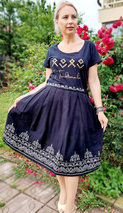 Fusta neagra cu broderie Xenia 4 [3]