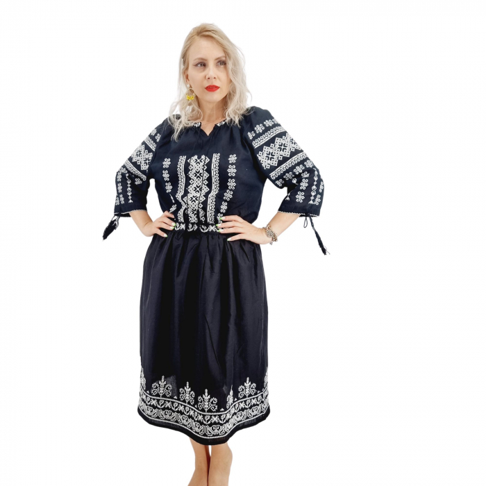 Fusta neagra cu broderie Xenia 5 [4]