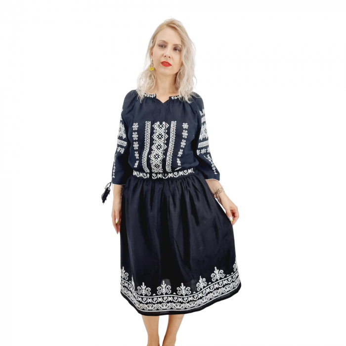Fusta neagra cu broderie Xenia 5 [5]