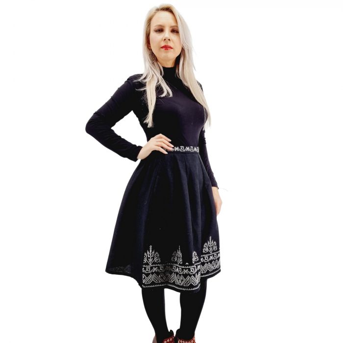 Fusta neagra cu broderie Xenia 2 [5]