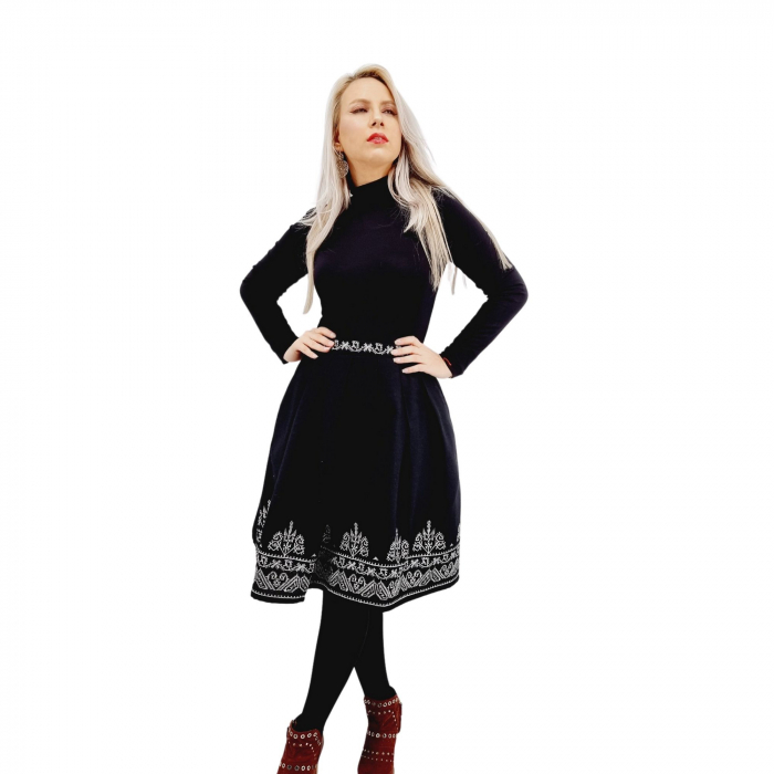 Fusta neagra cu broderie Xenia 2 [6]