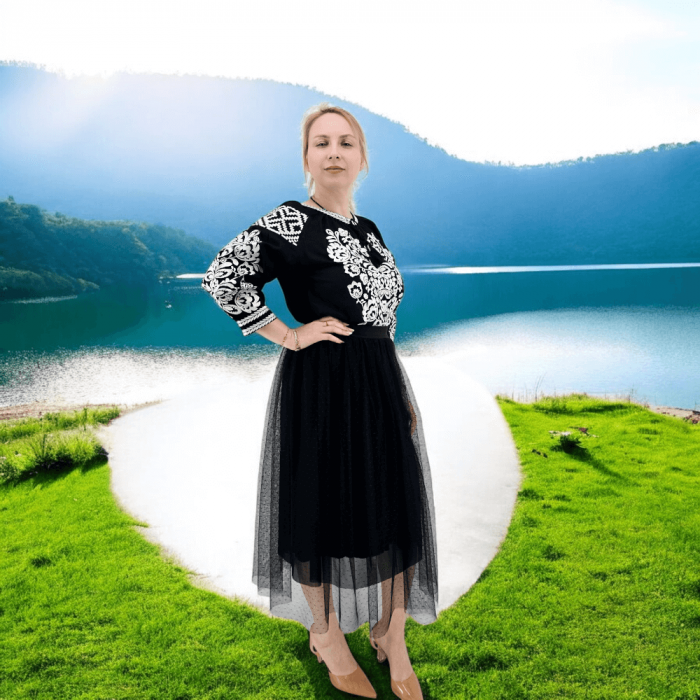 Fusta Traditionala cu tulle - Model 4 [2]