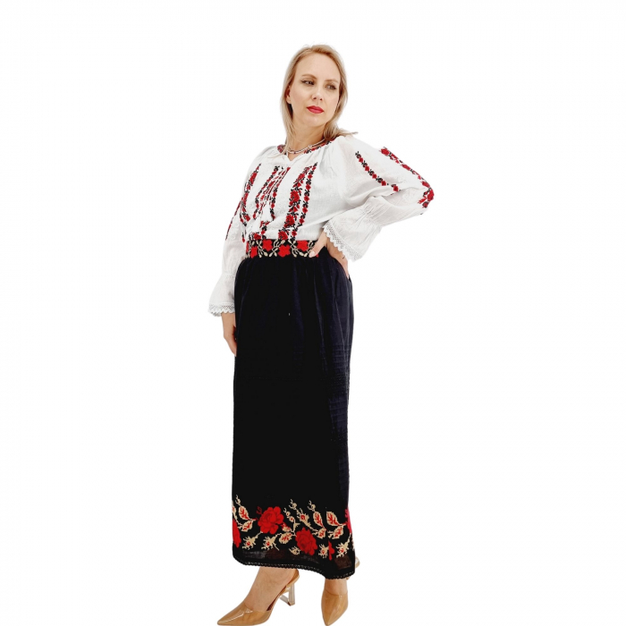 Fusta traditionala Mariuca 5 [2]