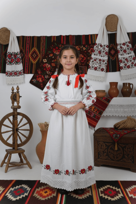 Fustita Traditionala Fetite Alba 3