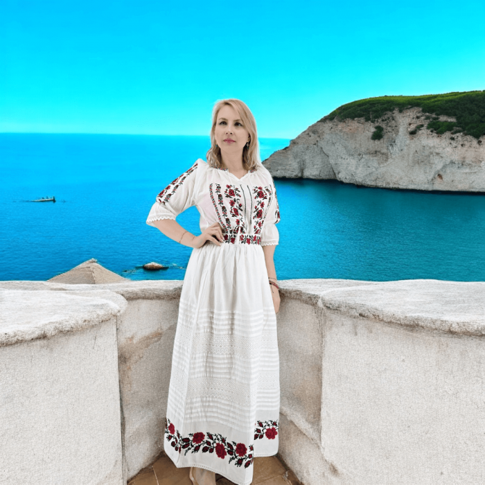 Елегантна Амедеа 4 [4]