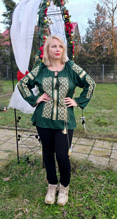 Ie traditionala Cristinuta 4 [4]