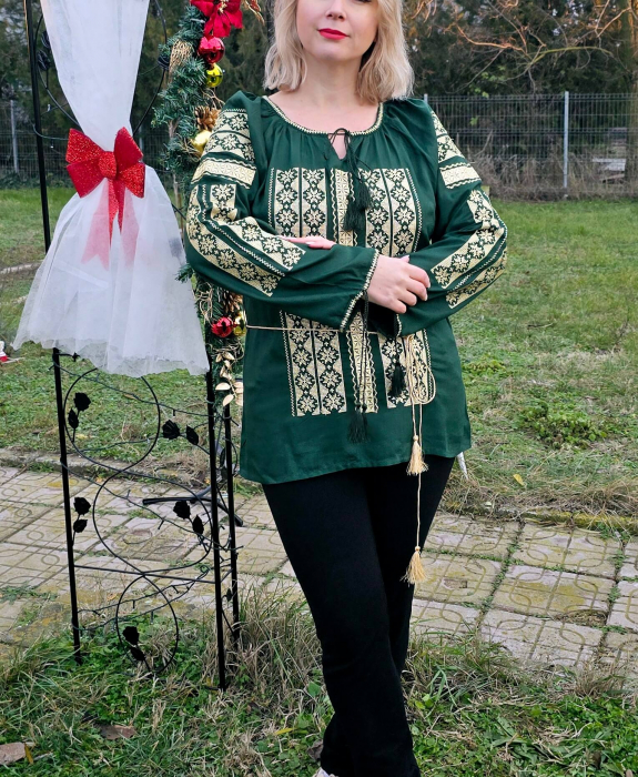 Ie traditionala Cristinuta 4 [3]