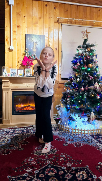 Ie traditionala fetite Doris 3 [3]