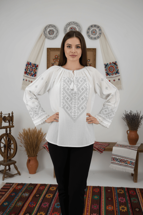 Ie traditionala Fulg de Nea 13 [1]