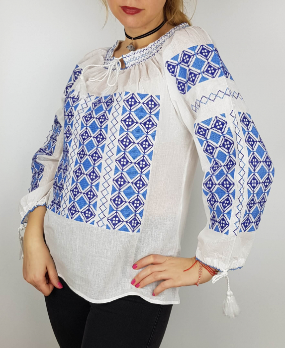 Ie traditionala georgia