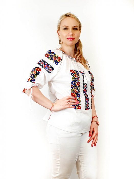 Ie traditionala Laura 6 [2]