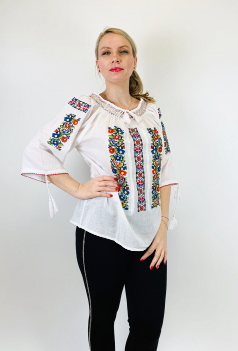 Ie traditionala Laura 6 [3]